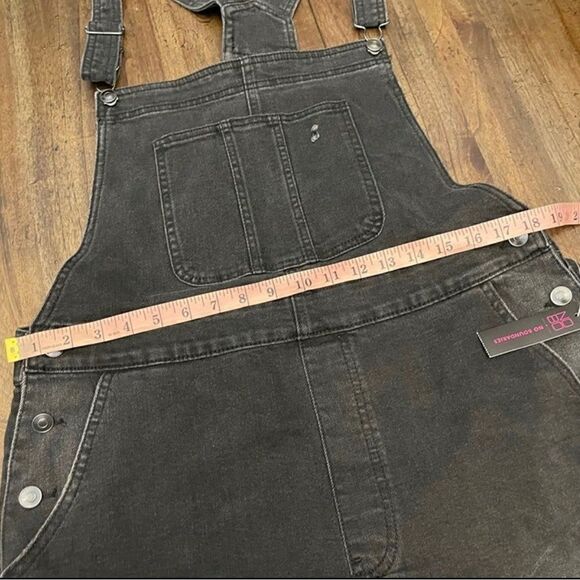 Black Distressed Juniors Short Overalls - Picture 8 of 8